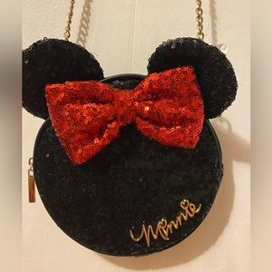 Minnie Mouse Disney purse.